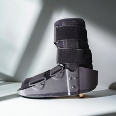   Boka- és lábszárrögzítő csizma Walker fix bokaszögben rövid Mobiak
