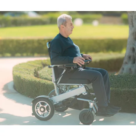 Voyager összecsukható elektromos kerekesszék 811316