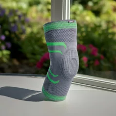   Genumax rugalmas térdrögzítő szilikon patella gyűrűvel és merevítő betétekkel